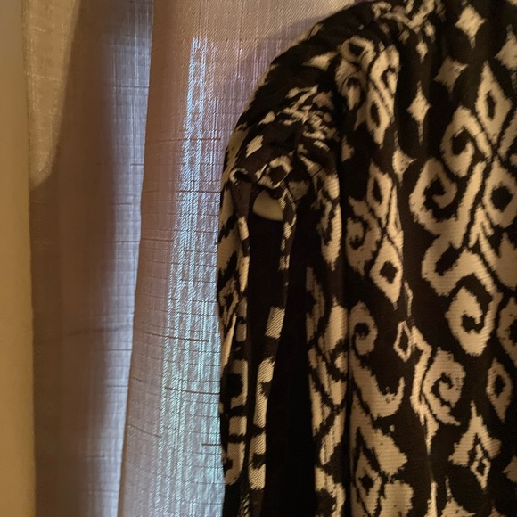 Black and White Patterned Dress - Picture 3 of 5